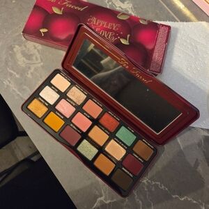 Too Faced Appley In Love